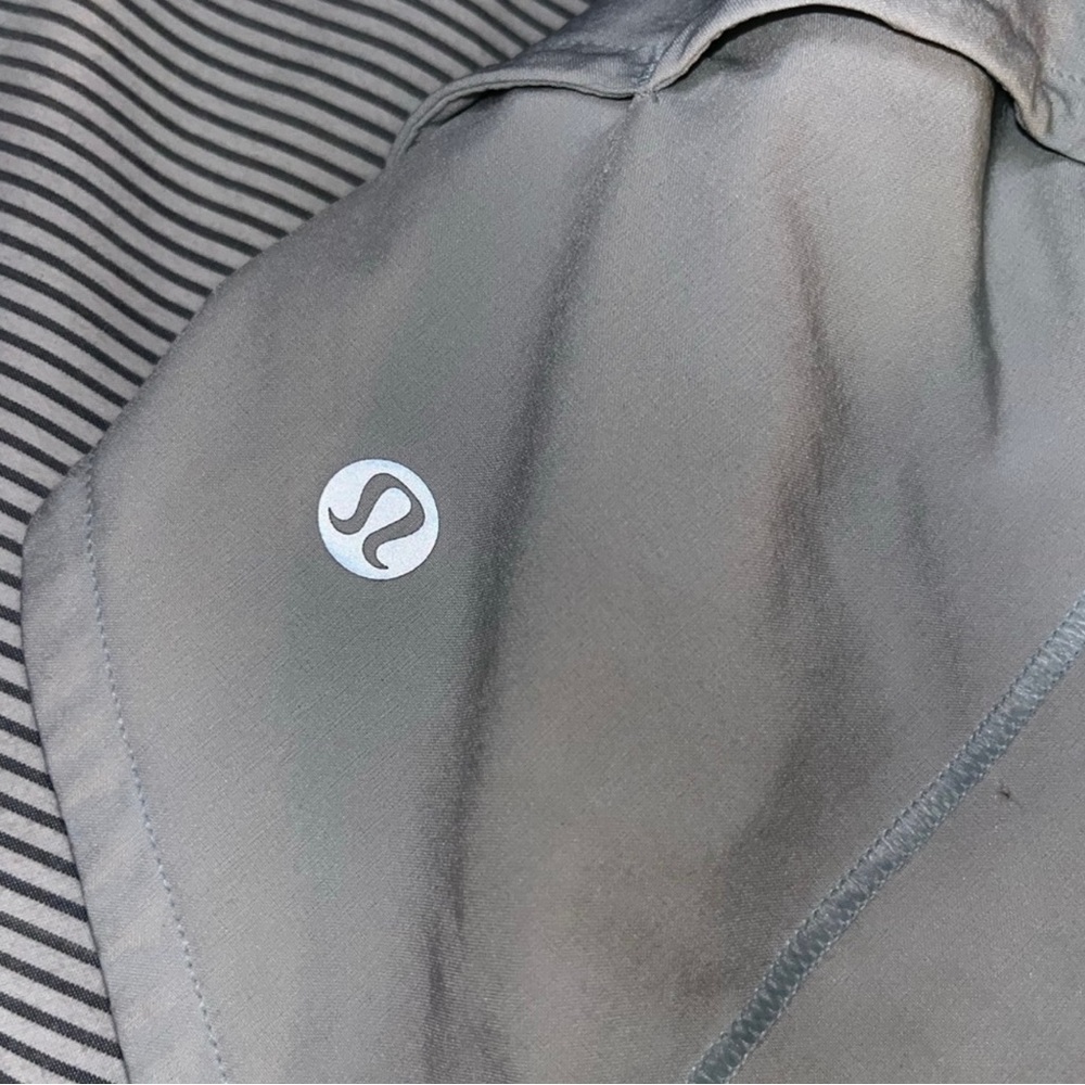 Lululemon speed up shorts in size 4. Ocean air color.